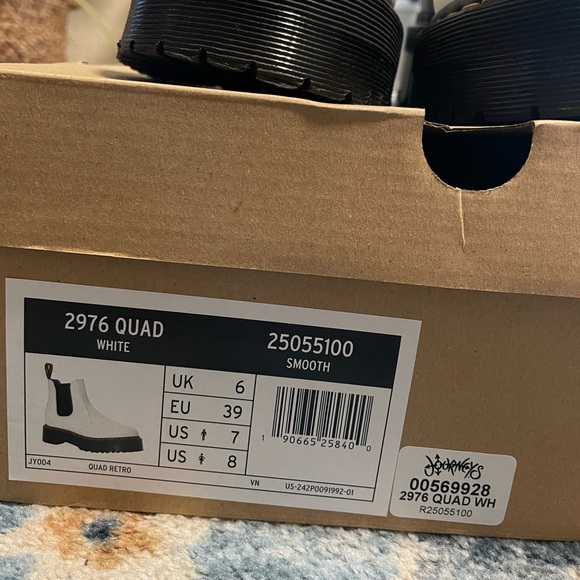COPY - Dr. Marten white 2976 quad Chelsea boots - Picture 5 of 5